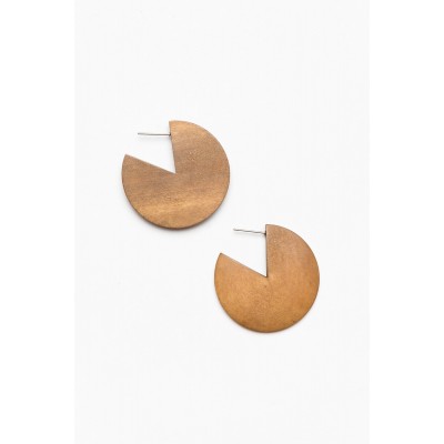 Mara Camel Wood Earring